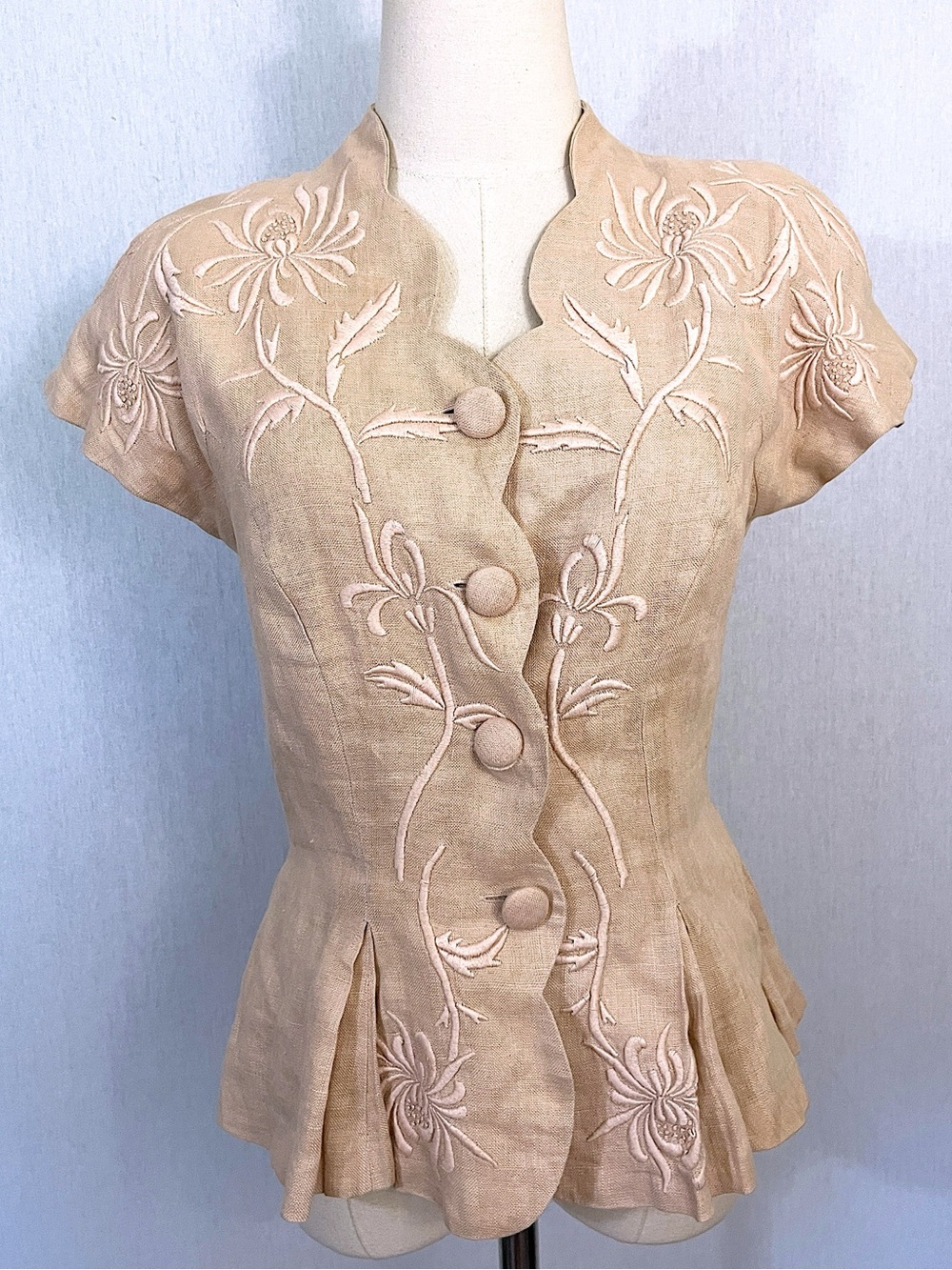 Vintage Nancy Johnson 100% linen floral embroidered short sleeve jacket